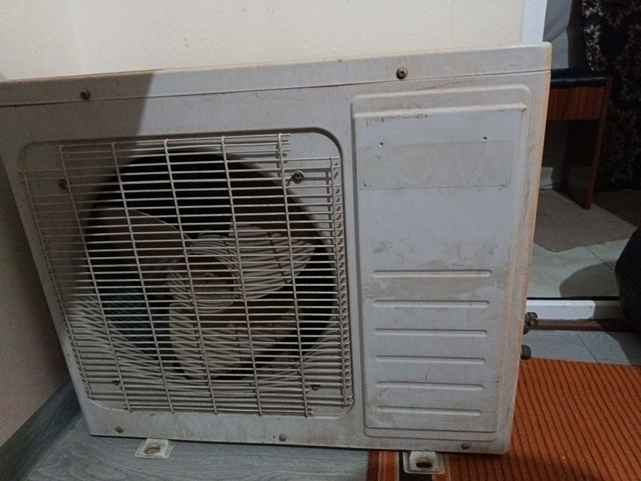 ROWA 09 konditsioner tashqi bloki (9000 BTU) – Yechib qo‘yilgan,