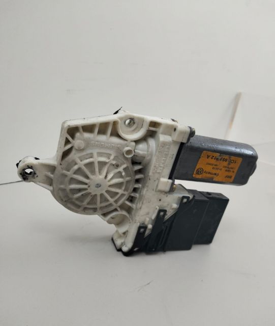 Motoras macara geam  dreapta spate 1C0959812A Volkswagen VW Golf a 4-
