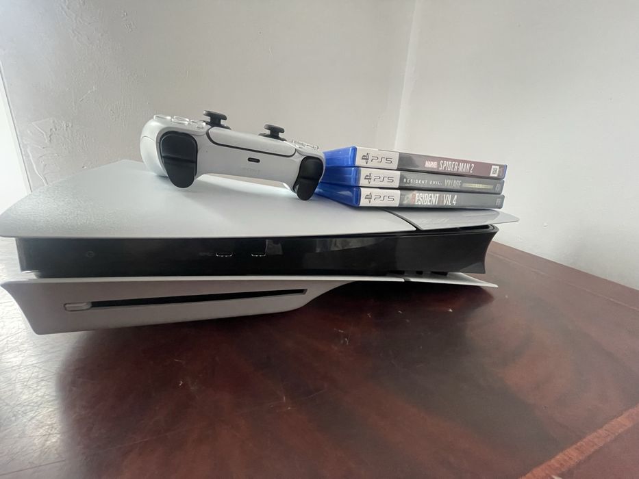 vand ps5 slim +3 jocuri