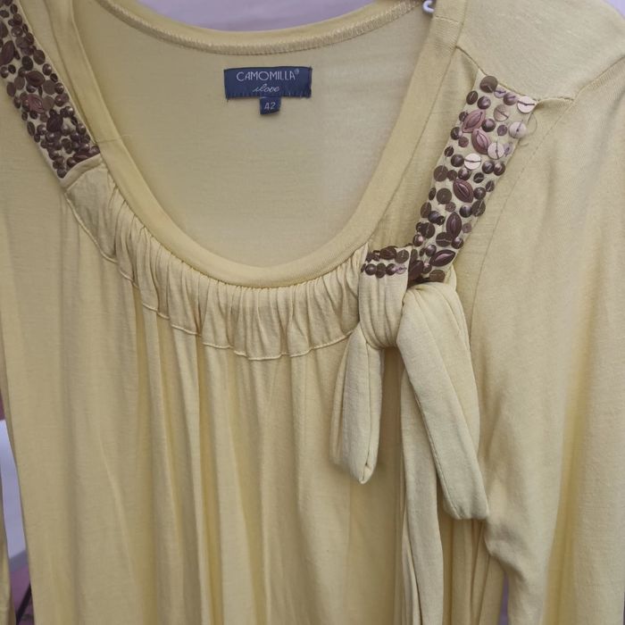 Rochie de vara de culoare galben.