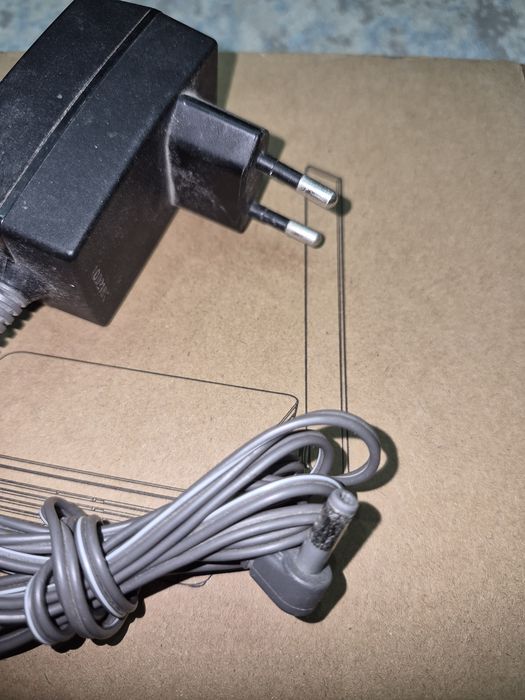 Продам адаптер питания телефона