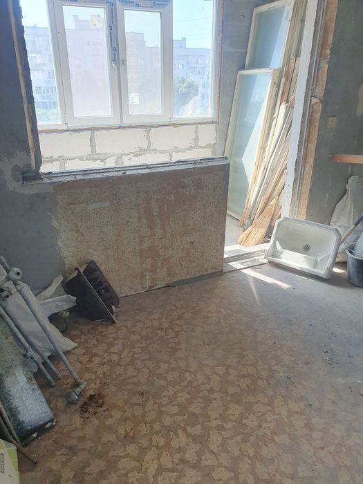 Изхвърляне на строителни и битови отпадъци