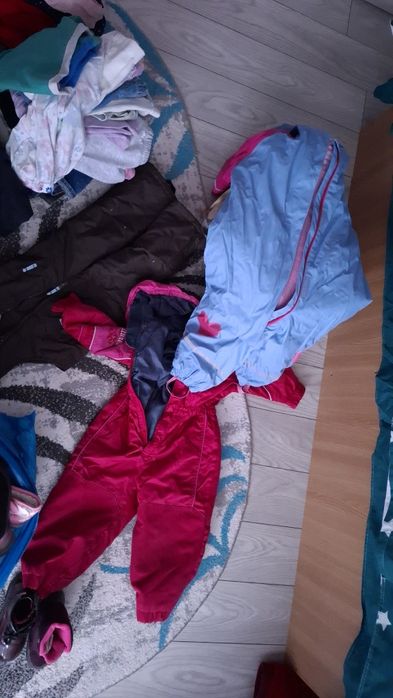 Hăinuțe si geci pentru fetita