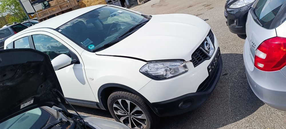 Nissan Qashqai 1.6i 2010-2014г. на части