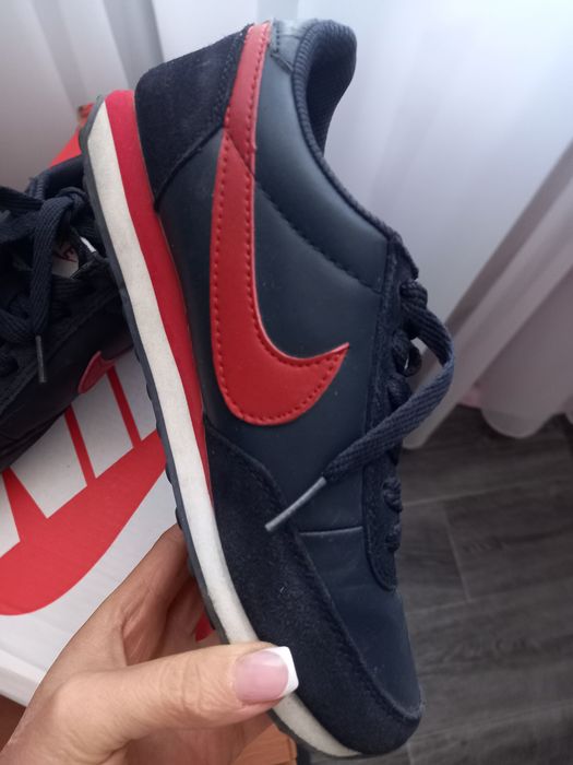 Кроссовки NIKE 36-36,5