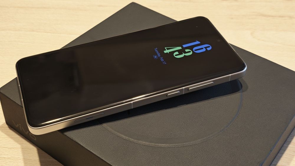 vivo x200 ultra  alb 12gb + 256gb + kit fotografie