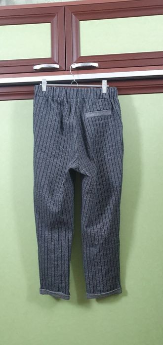 Продам  брюки женские. В отличном состоянии Размер указан на фото.