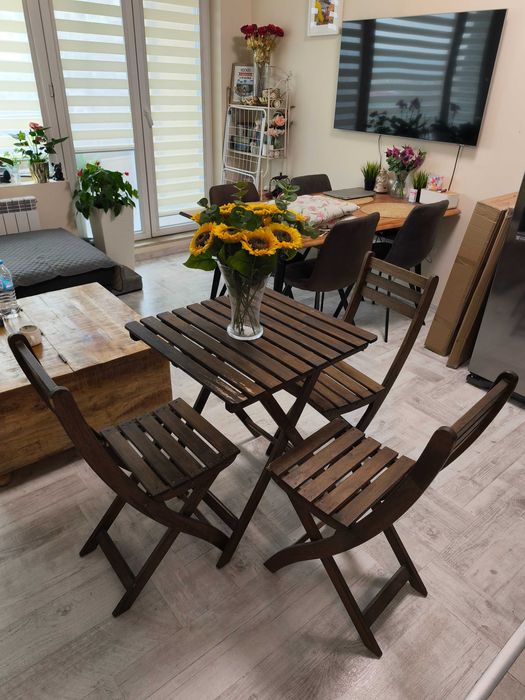 Комплект градински мебели от дърво, маса и три столаа