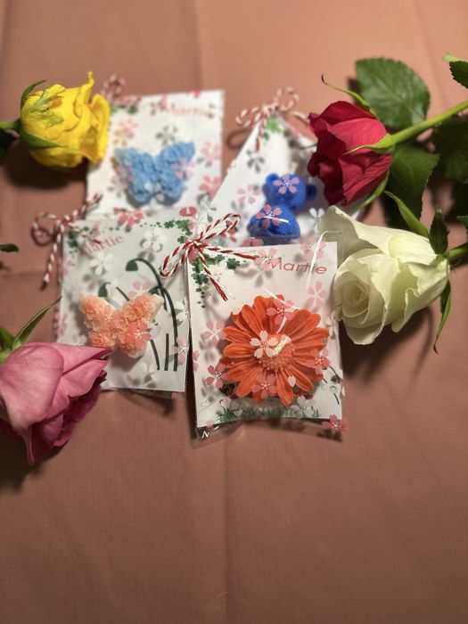 Mărțișoare din lumânări din ceară naturală