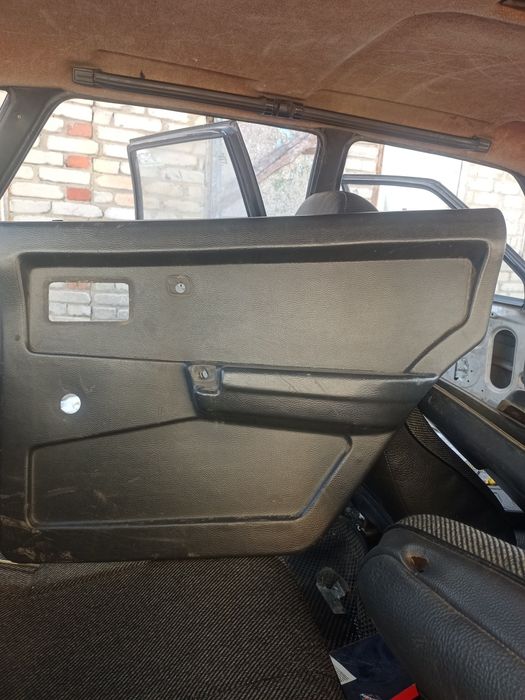 Продам двери и дверные карты на ваз