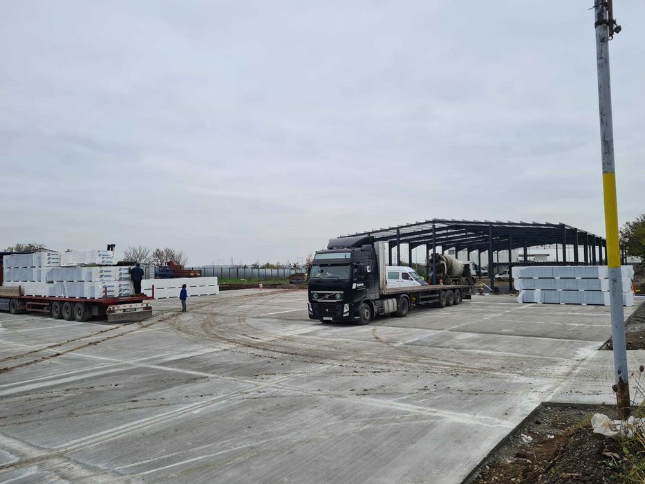 Depozit panouri sandwich ISOPAN-Consultanta si montaj hale metalice