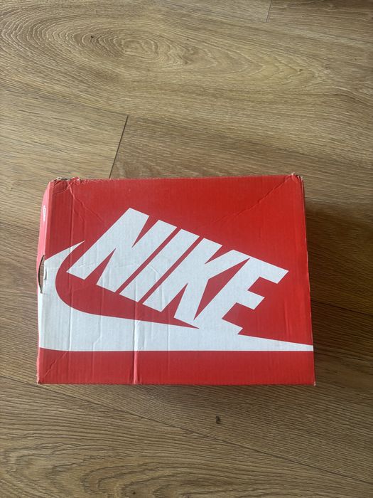 Маратонки Nike два модела!!!