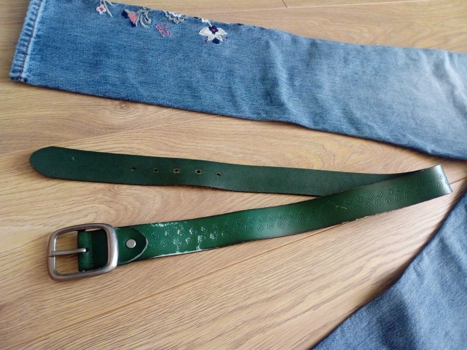 2 чифта дамски дънки + колан ест. кожа