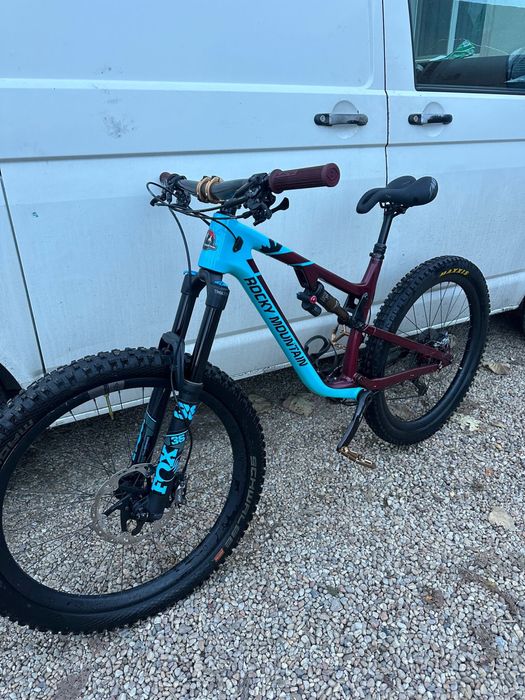 Bicicleta rocky mountain altitude