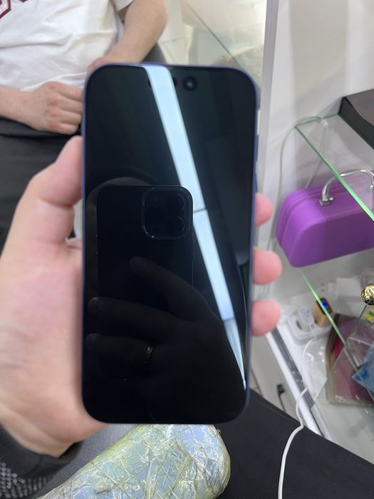 Iphone 17Pro 1 TB на гарантии.