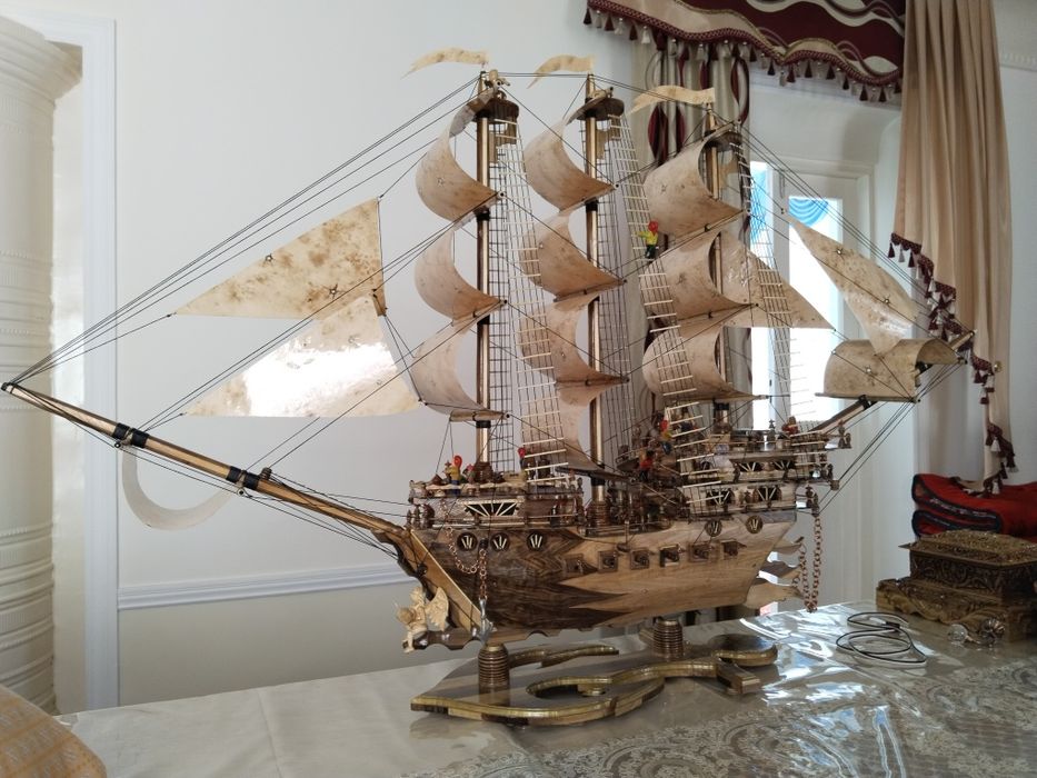 Сувенирный корабль ручной работы. Срочно!