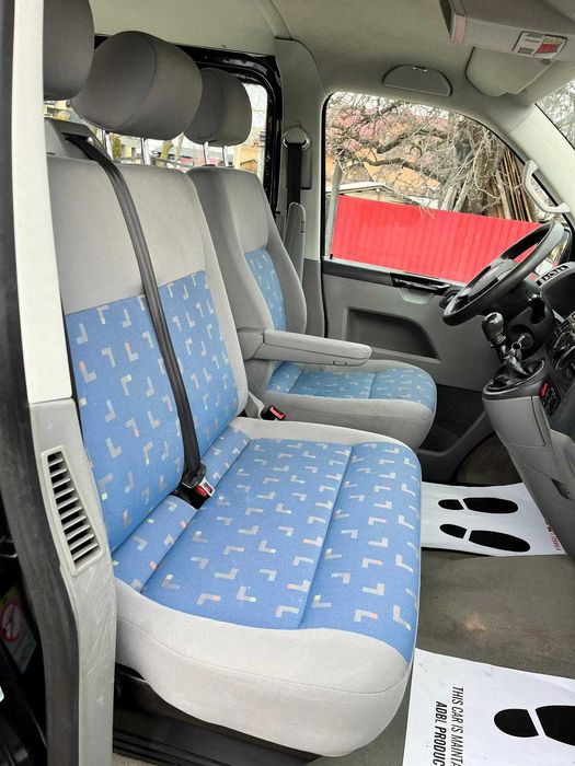 Vand Volkswagen Transporter T5 cu 8+1 persone an 2009.07 import germania