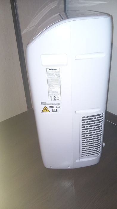 Aer conditionat portabil Hisense, 9k BTU, Wi-Fi, telecomandă