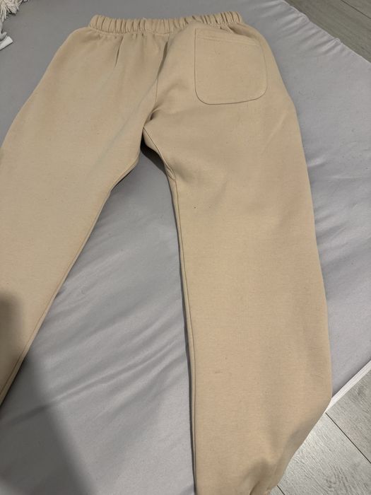 Pantaloni essentials