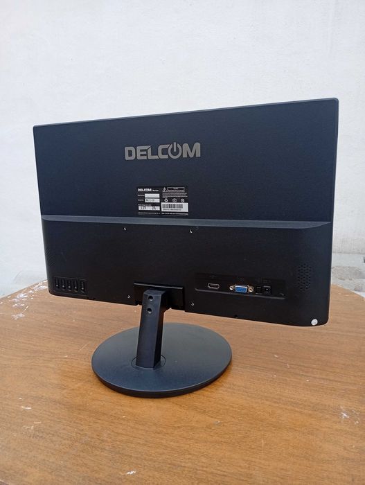 Monitor DELCOM 19 sotiladi
