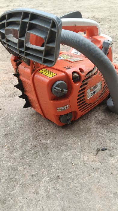 Vând drujba o mac 2500