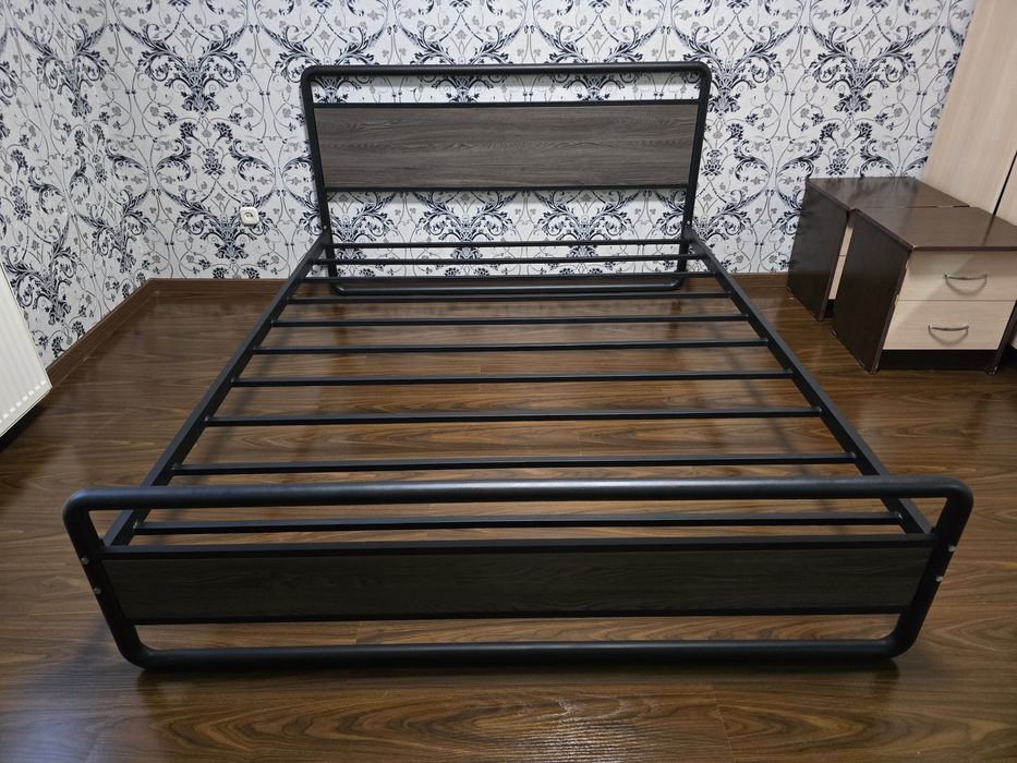 Двуспальная кровать металлическая. Модель:  GLORIYA