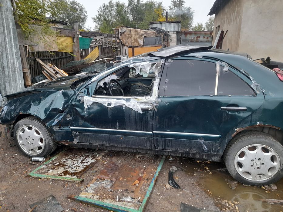 Запчасти на мерседес е 210