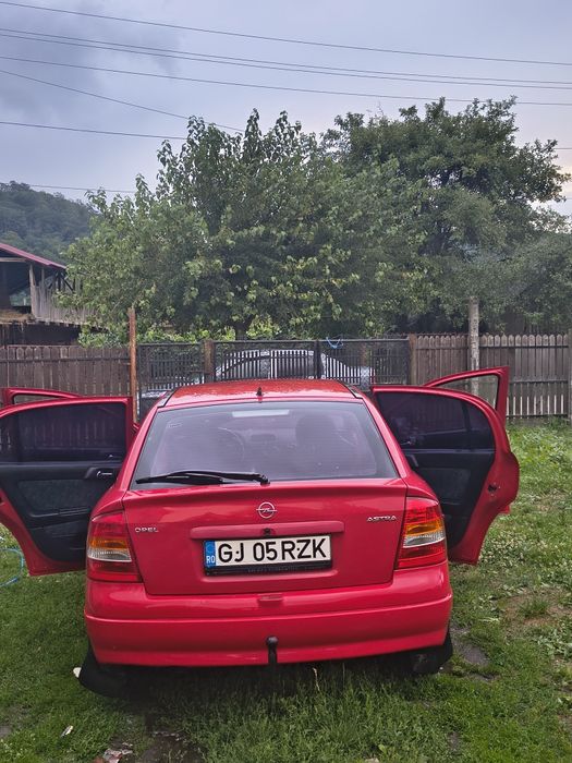 vând Opel Astra G