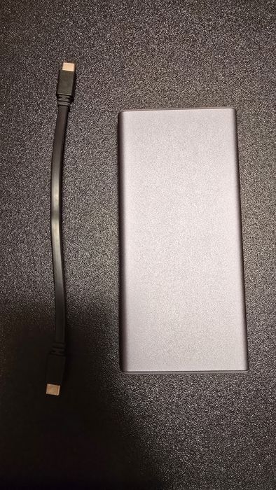 Baterie externa Samsung si Adata