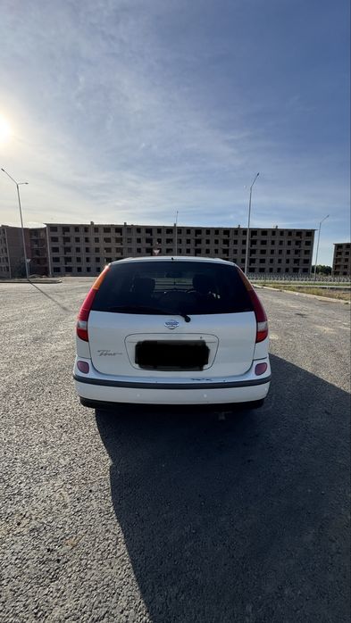 Продам Ниссан Тино
