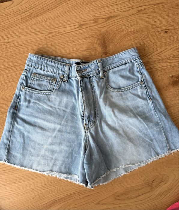 Къси панталони Zara и др.
