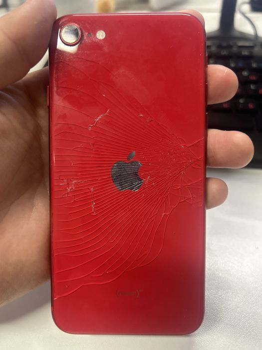 Срочно продам Iphone SE 2022