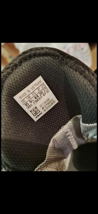 Оригинални обувки Adidas  Gore-Tex, 44 номер