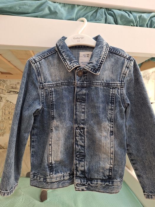 Детская куртка  на 3-4 года