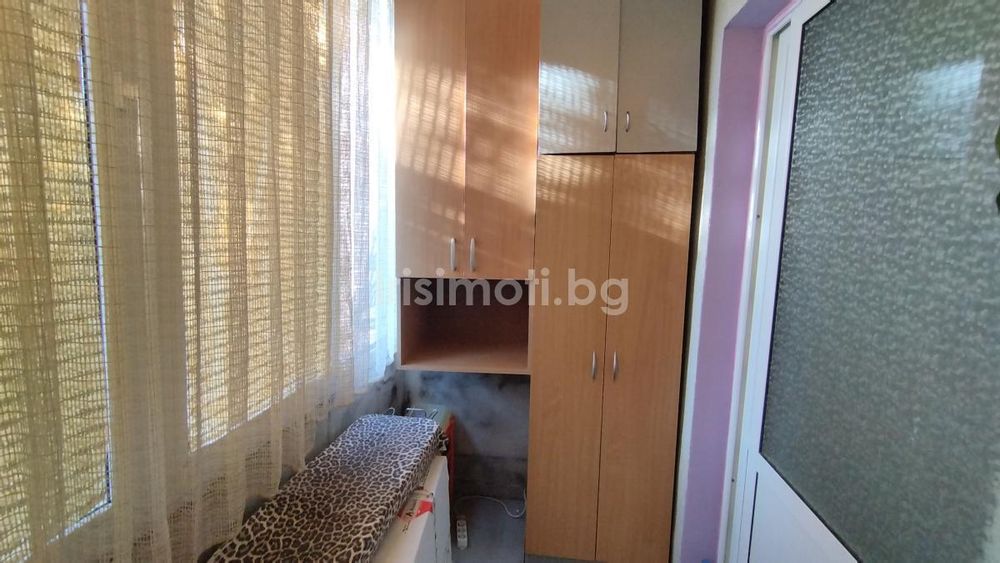 Под наем тристаен, €600, 66кв.м. в Люлин - Център