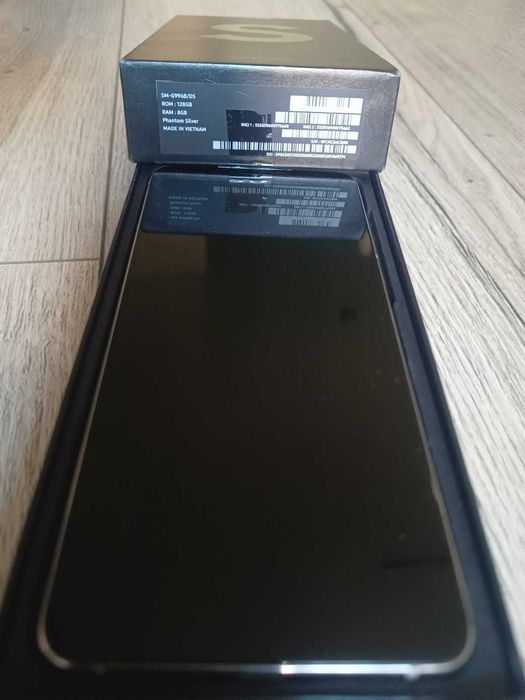 Samsung galaxy S21 plus