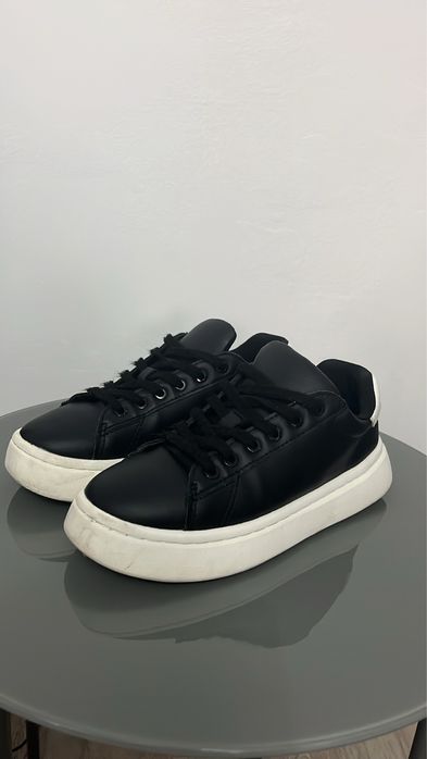 Adidasi baiat Zara