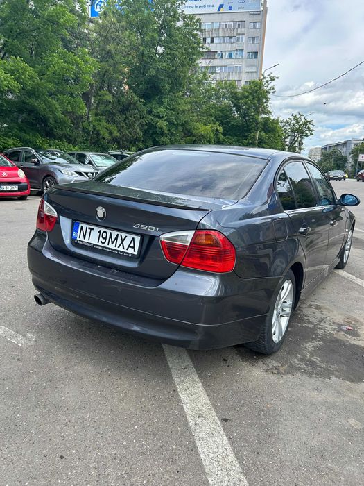Vând BMW 320i E90, an 2008,  2.0 benzină, 170 CP