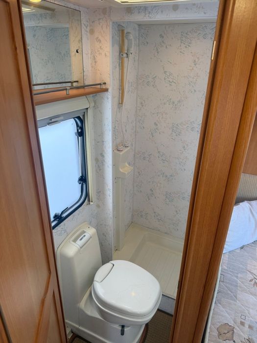 ‼️De vânzare‼️ rulota Compass Corona, pat matrimonial francez, an fabricație 2007
