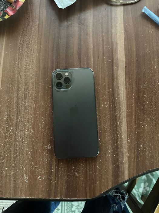 Iphone 12 pro. !