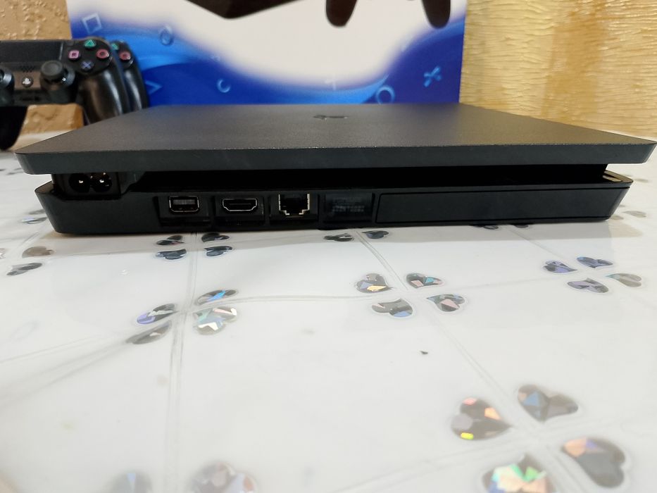 PlayStation 4 Slim