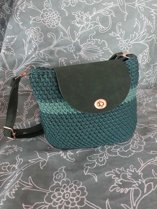 Дамска чанта маслено-зелена