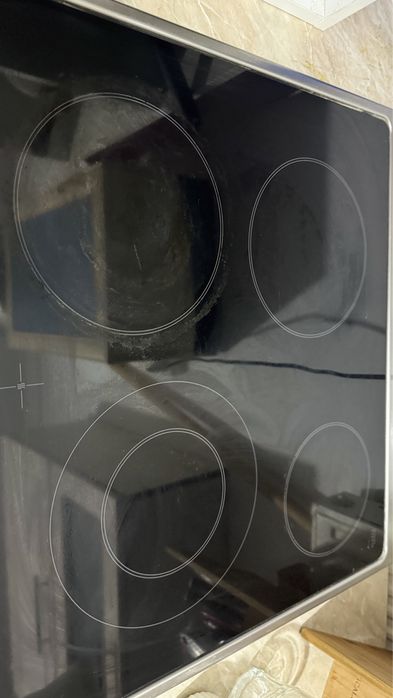 Продам электро плиту Bosch