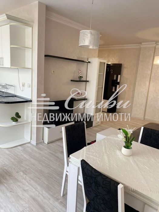 Дава се под наем Тристаен апартамент в Шумен, Център - 70 кв.м за 357 € - Снимка #3