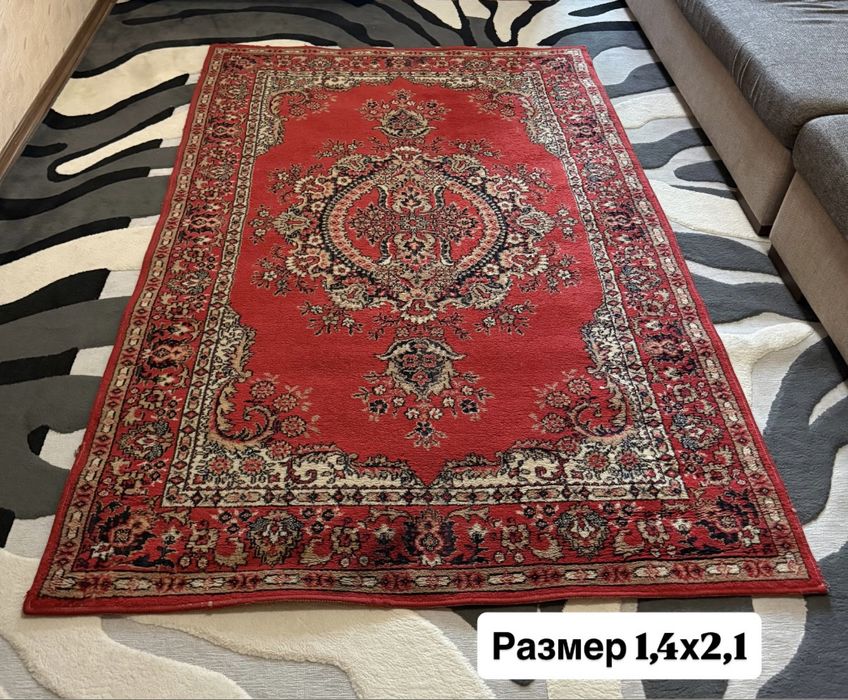 Ковер красный шерсть