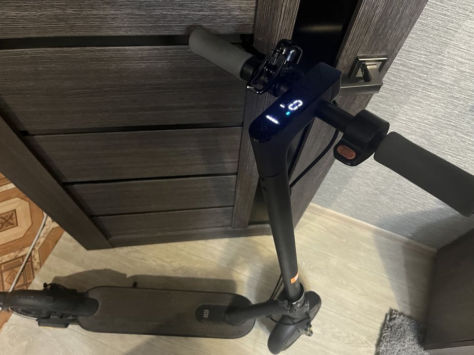Продам электромамокат Xiaomi