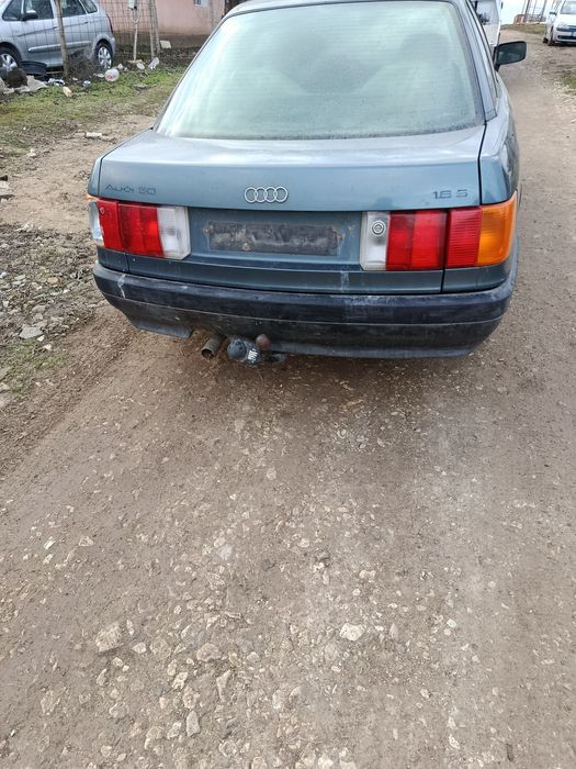 Продава се на Части Volkswagen Audi 80