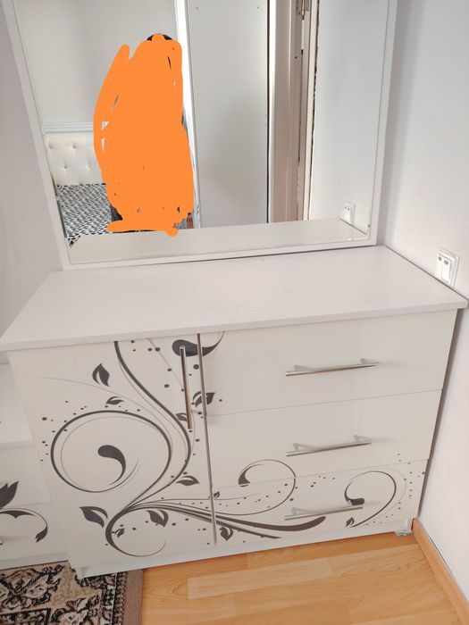 Продам спальный гарнитур