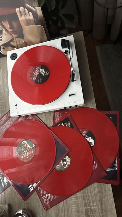 Foarte rar vinil taylor swift red taylors version pe rosu foarte rarrr