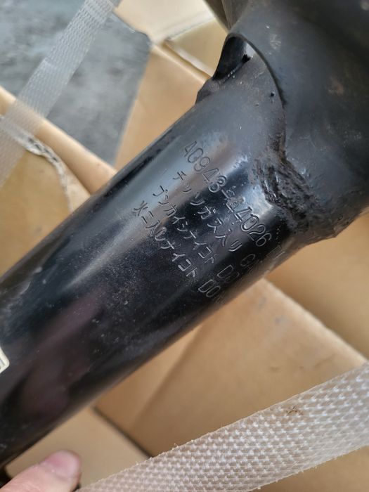 Стойки на Камри 35 Амортизаторы